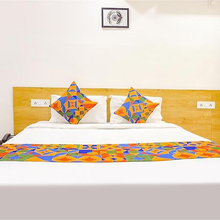 Fabhotel Saffron Inn I - Nr Darshan Museum Pune Exteriör bild