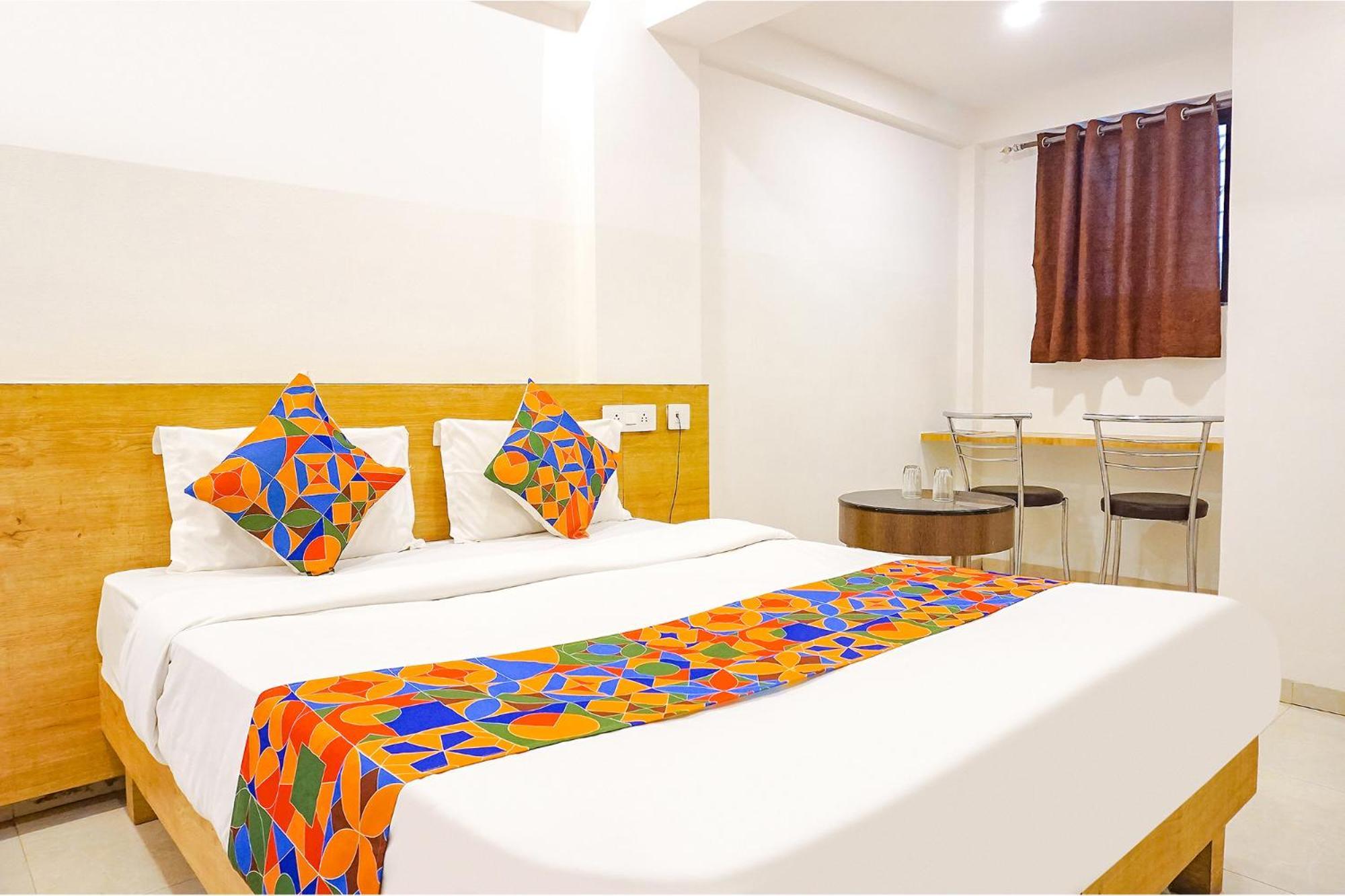 Fabhotel Saffron Inn I - Nr Darshan Museum Pune Exteriör bild