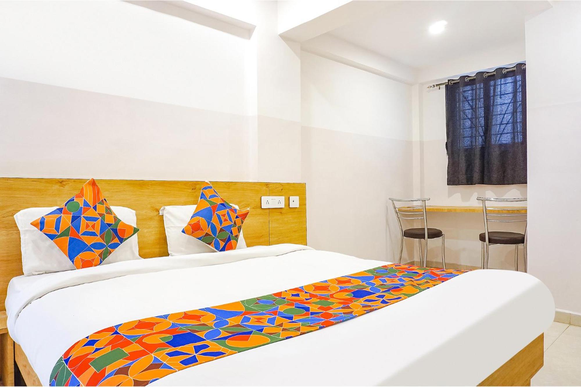 Fabhotel Saffron Inn I - Nr Darshan Museum Pune Exteriör bild