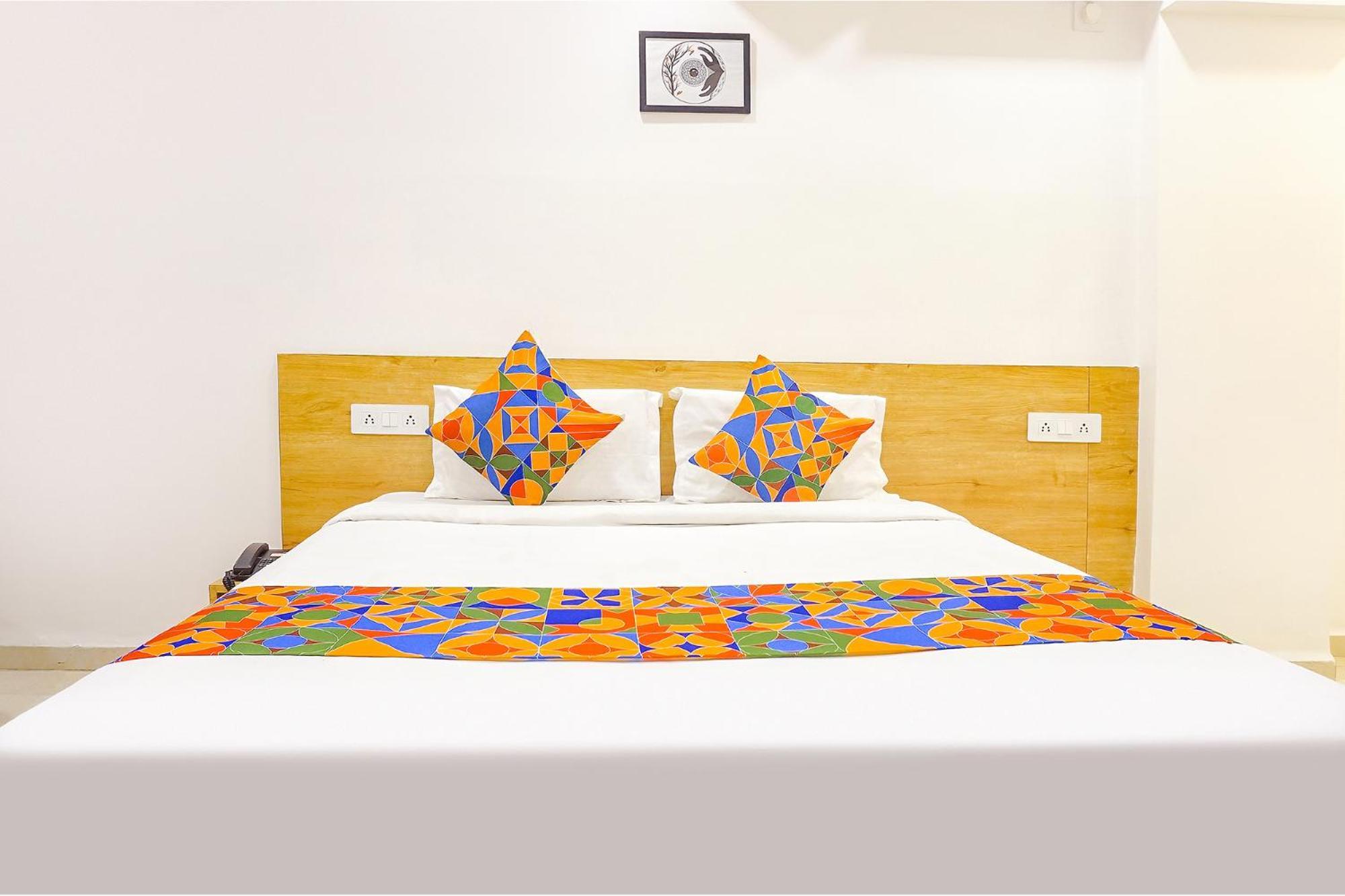 Fabhotel Saffron Inn I - Nr Darshan Museum Pune Exteriör bild