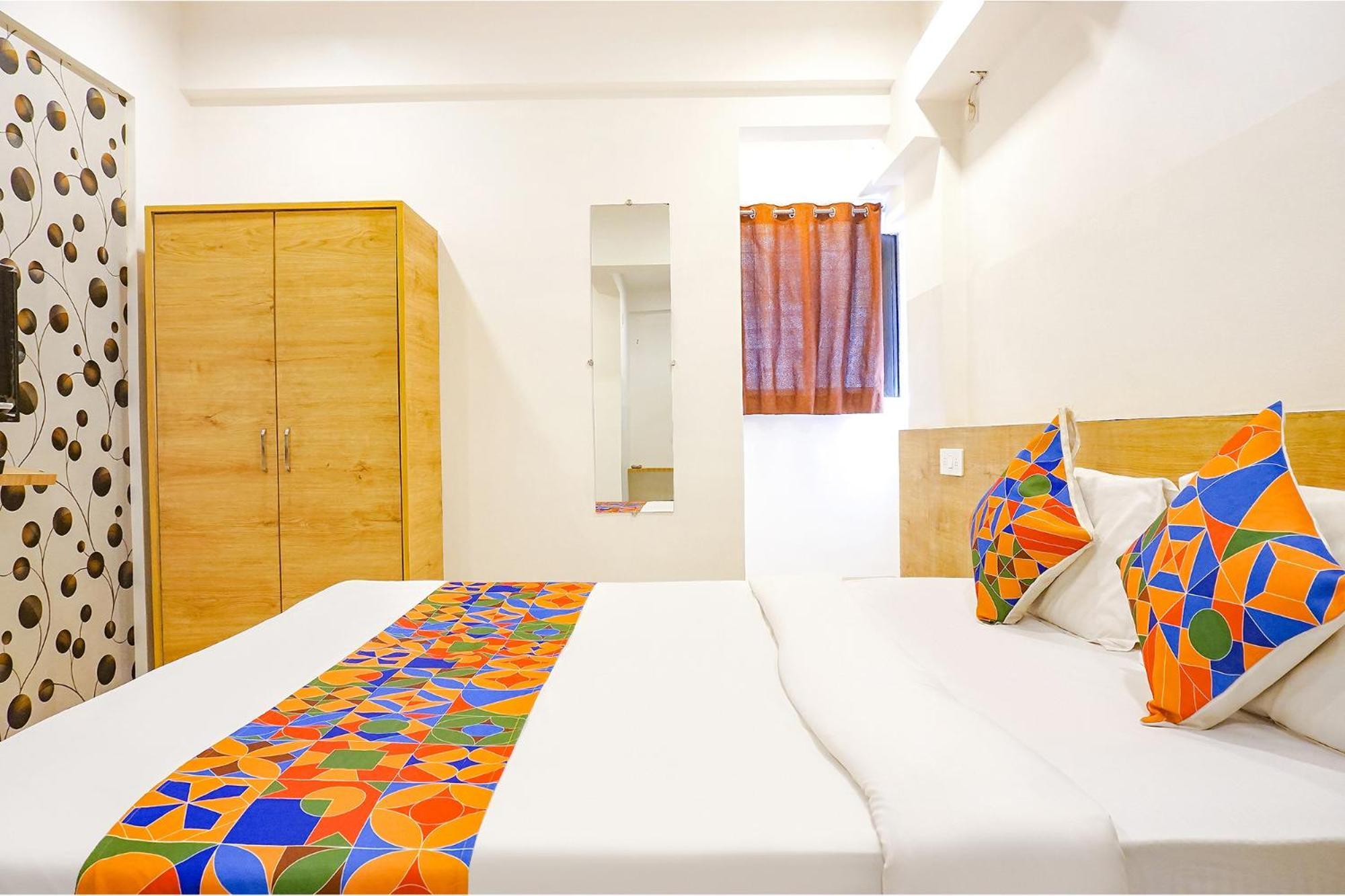 Fabhotel Saffron Inn I - Nr Darshan Museum Pune Exteriör bild