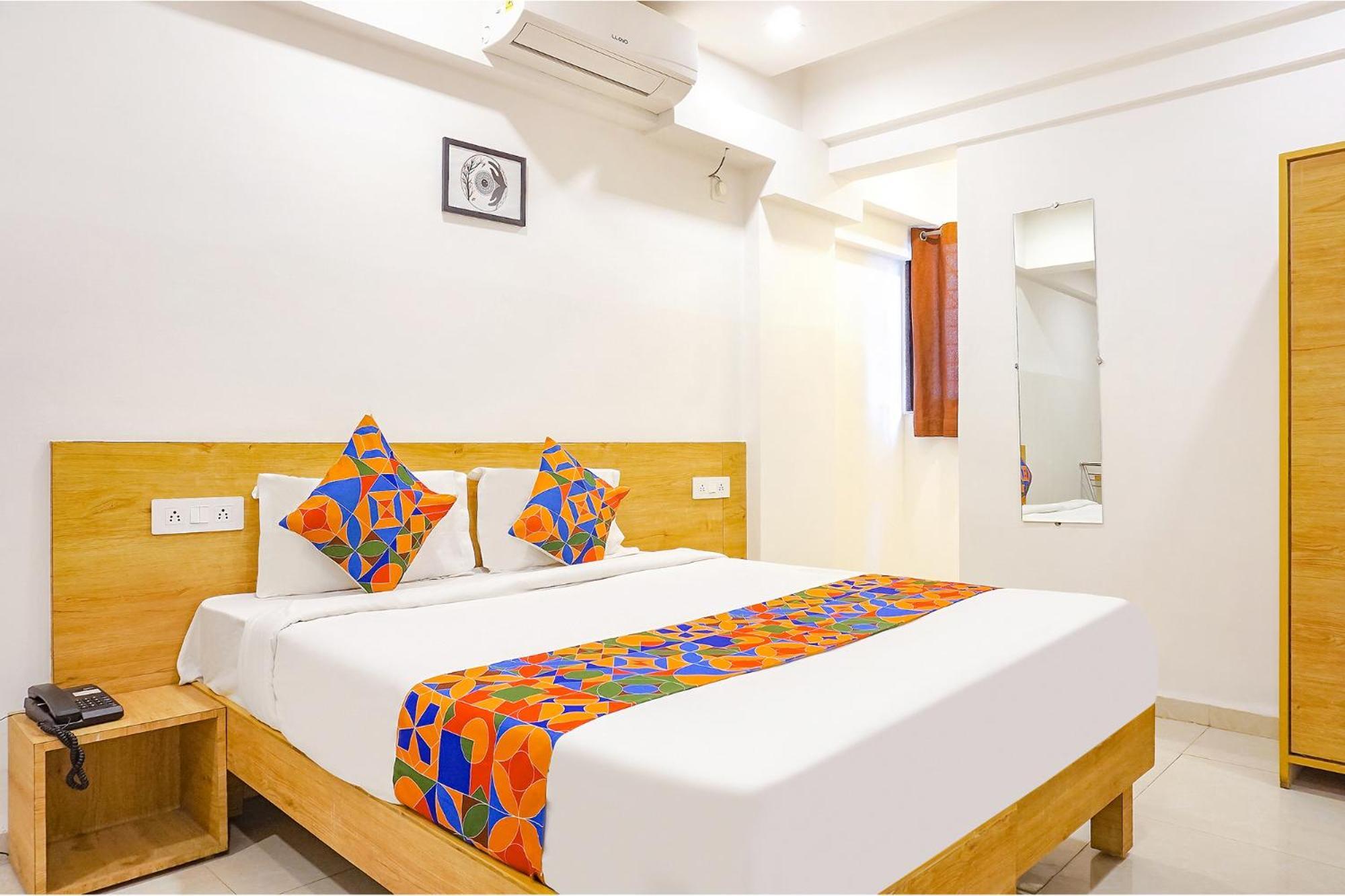 Fabhotel Saffron Inn I - Nr Darshan Museum Pune Exteriör bild