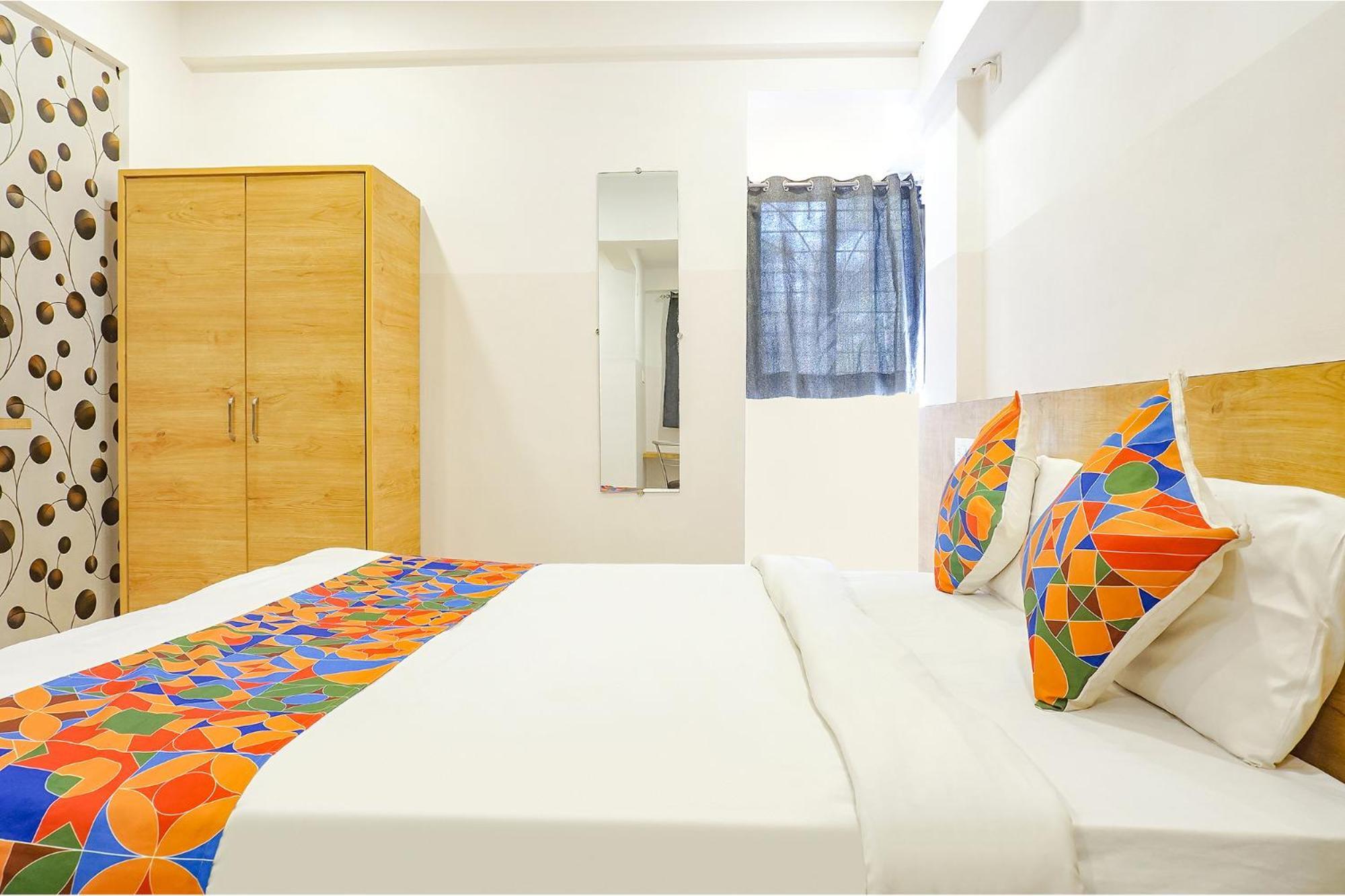 Fabhotel Saffron Inn I - Nr Darshan Museum Pune Exteriör bild