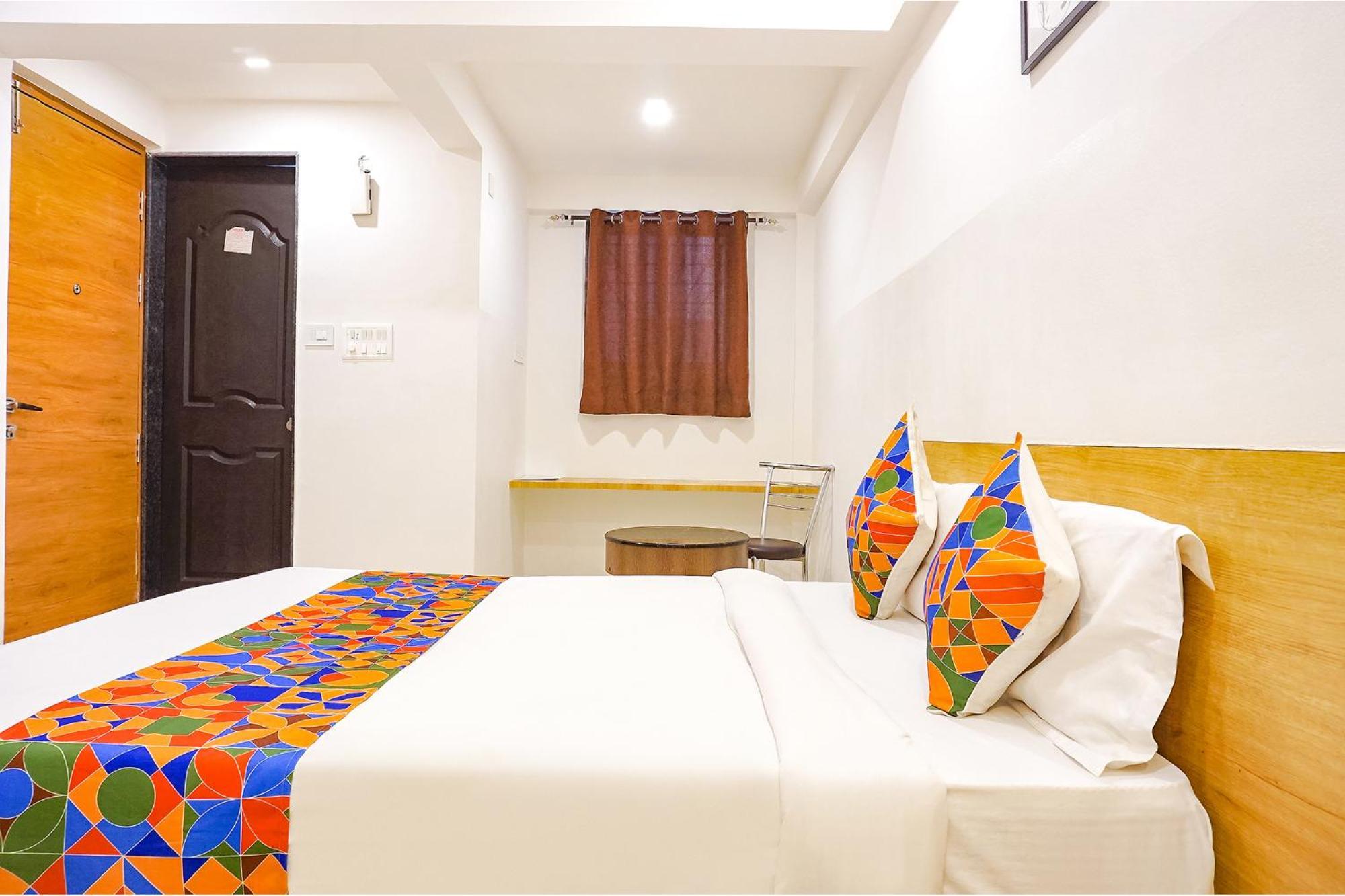 Fabhotel Saffron Inn I - Nr Darshan Museum Pune Exteriör bild