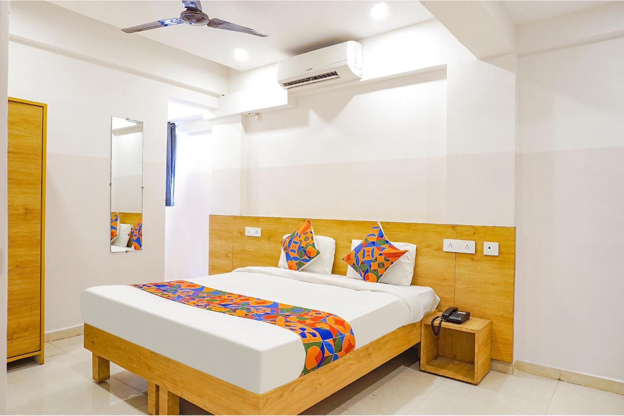 Fabhotel Saffron Inn I - Nr Darshan Museum Pune Exteriör bild